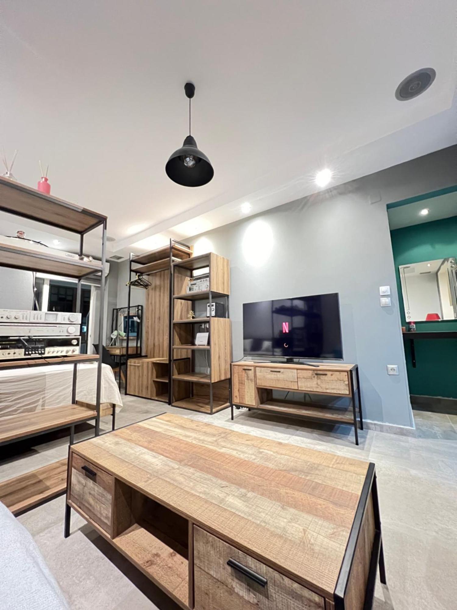 Modern Apartment In The Heart Of The City أليكسانثيربوليس المظهر الخارجي الصورة