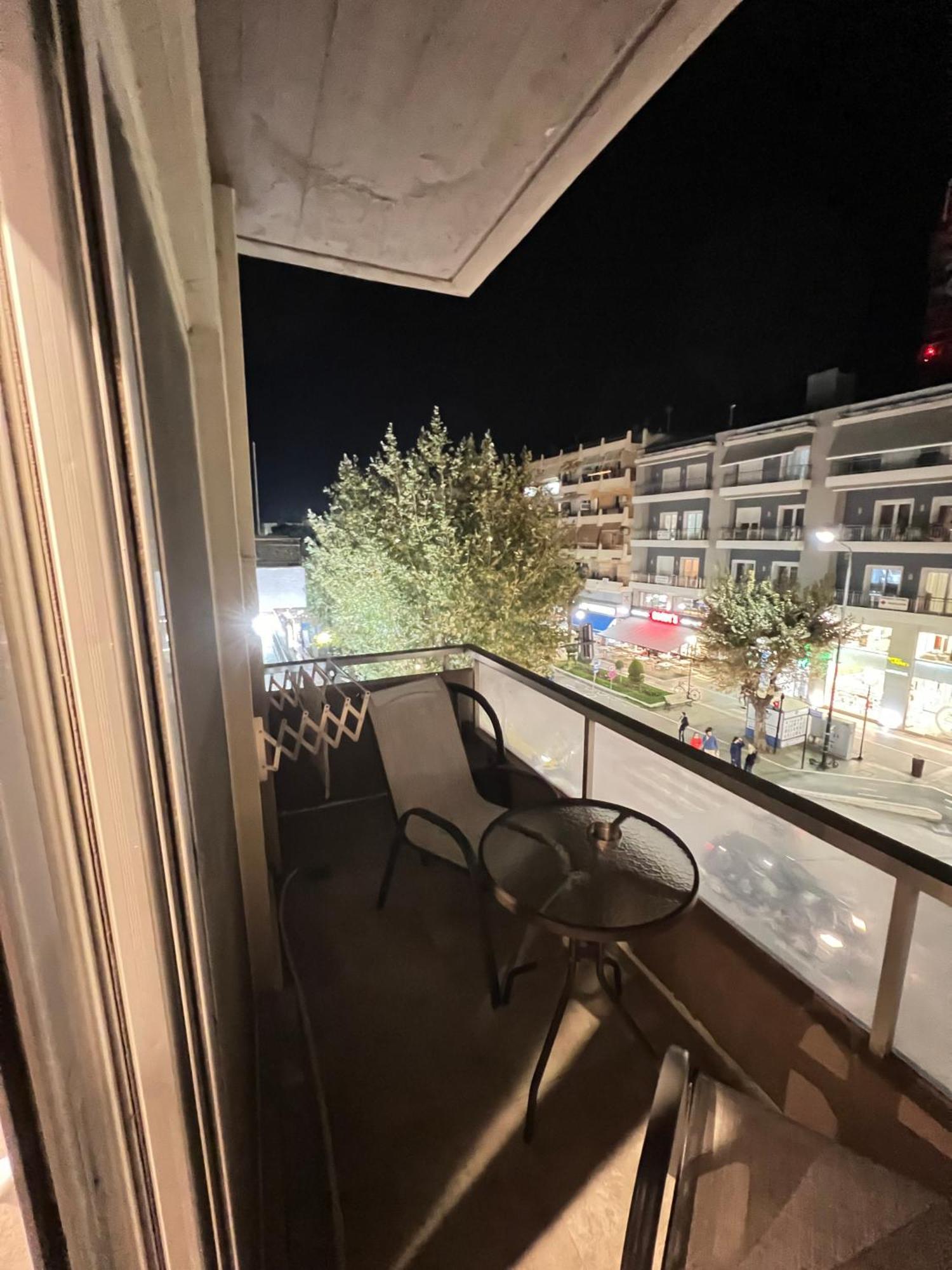 Modern Apartment In The Heart Of The City أليكسانثيربوليس المظهر الخارجي الصورة