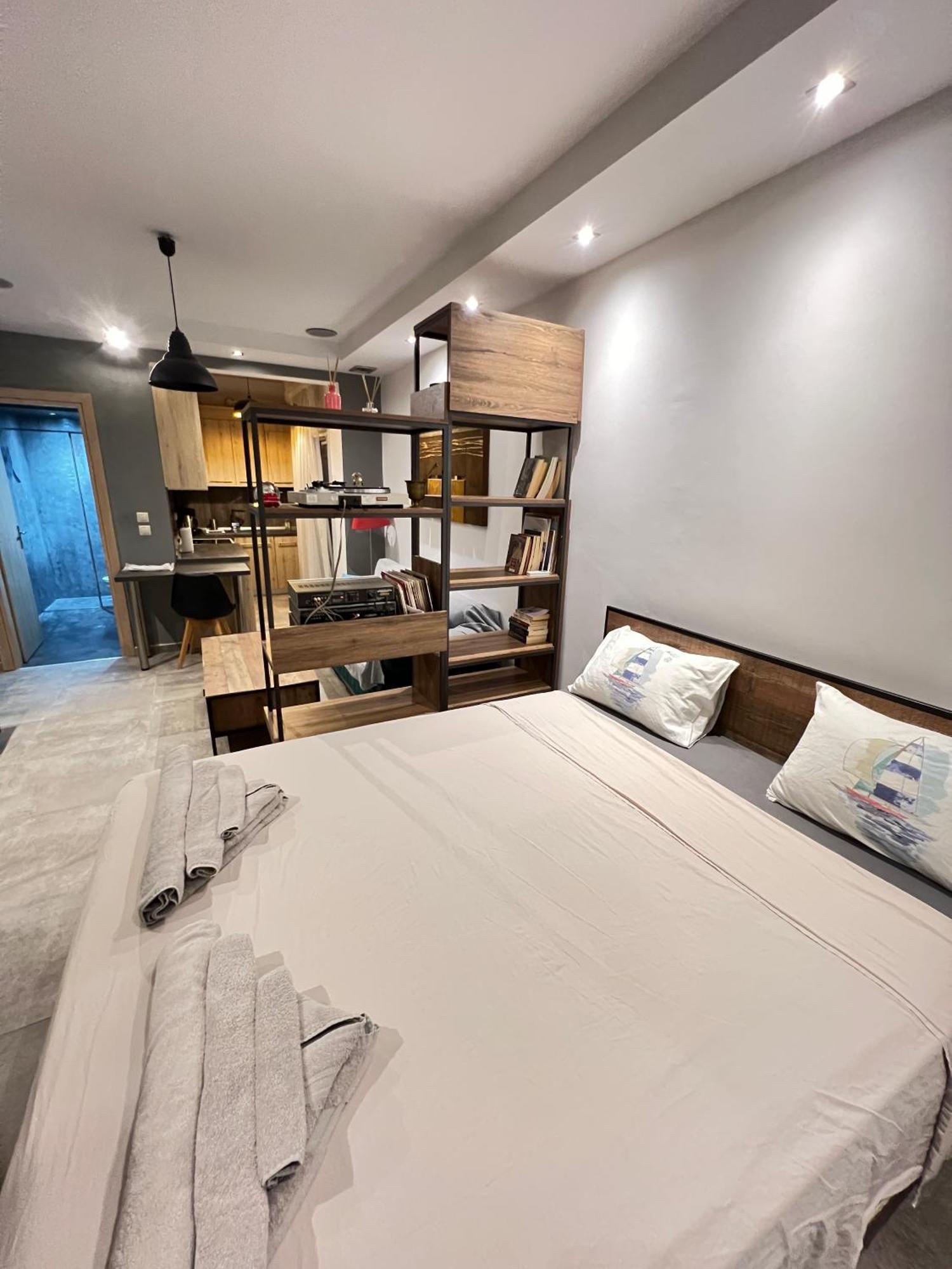 Modern Apartment In The Heart Of The City أليكسانثيربوليس المظهر الخارجي الصورة