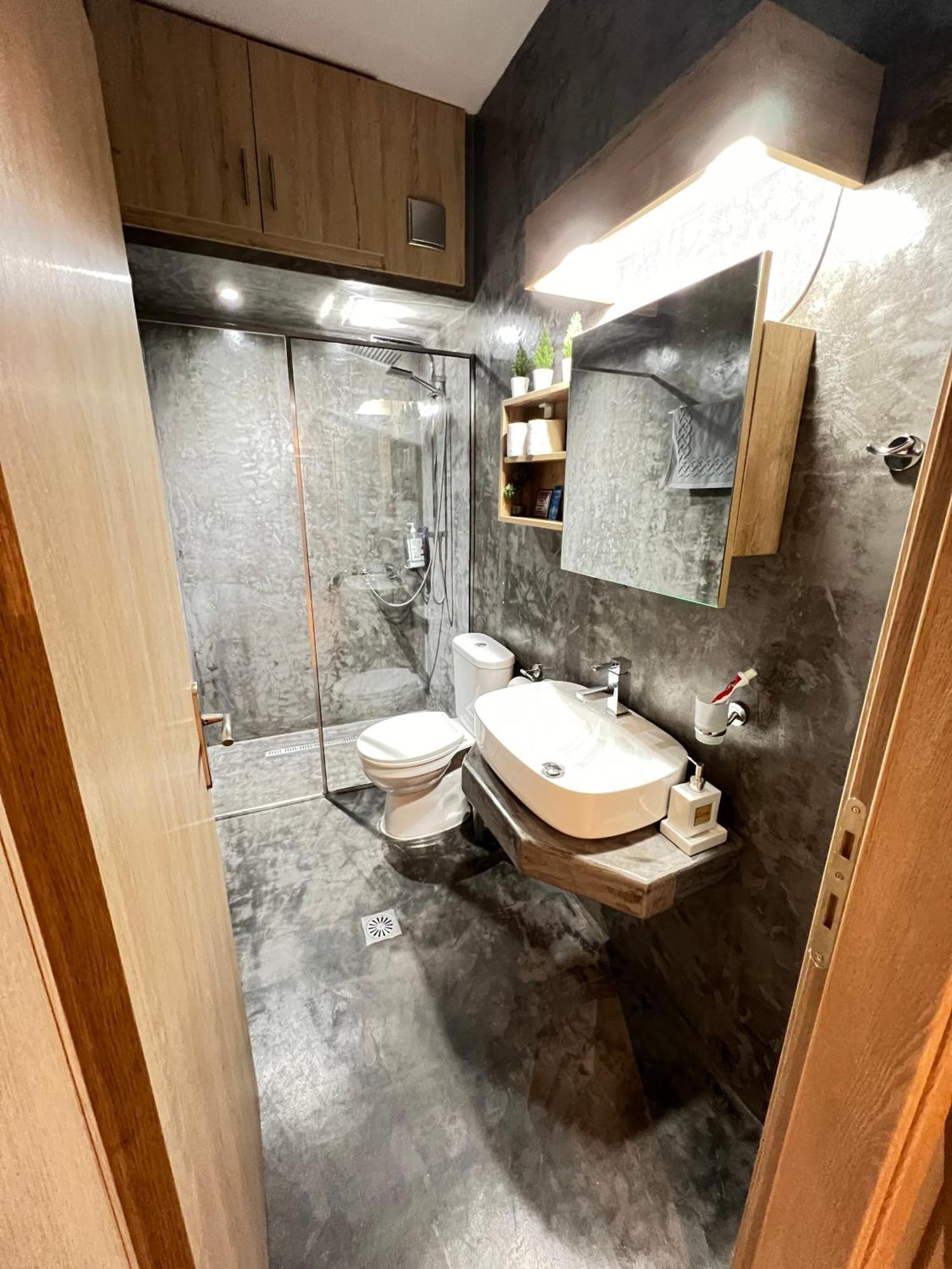 Modern Apartment In The Heart Of The City أليكسانثيربوليس المظهر الخارجي الصورة