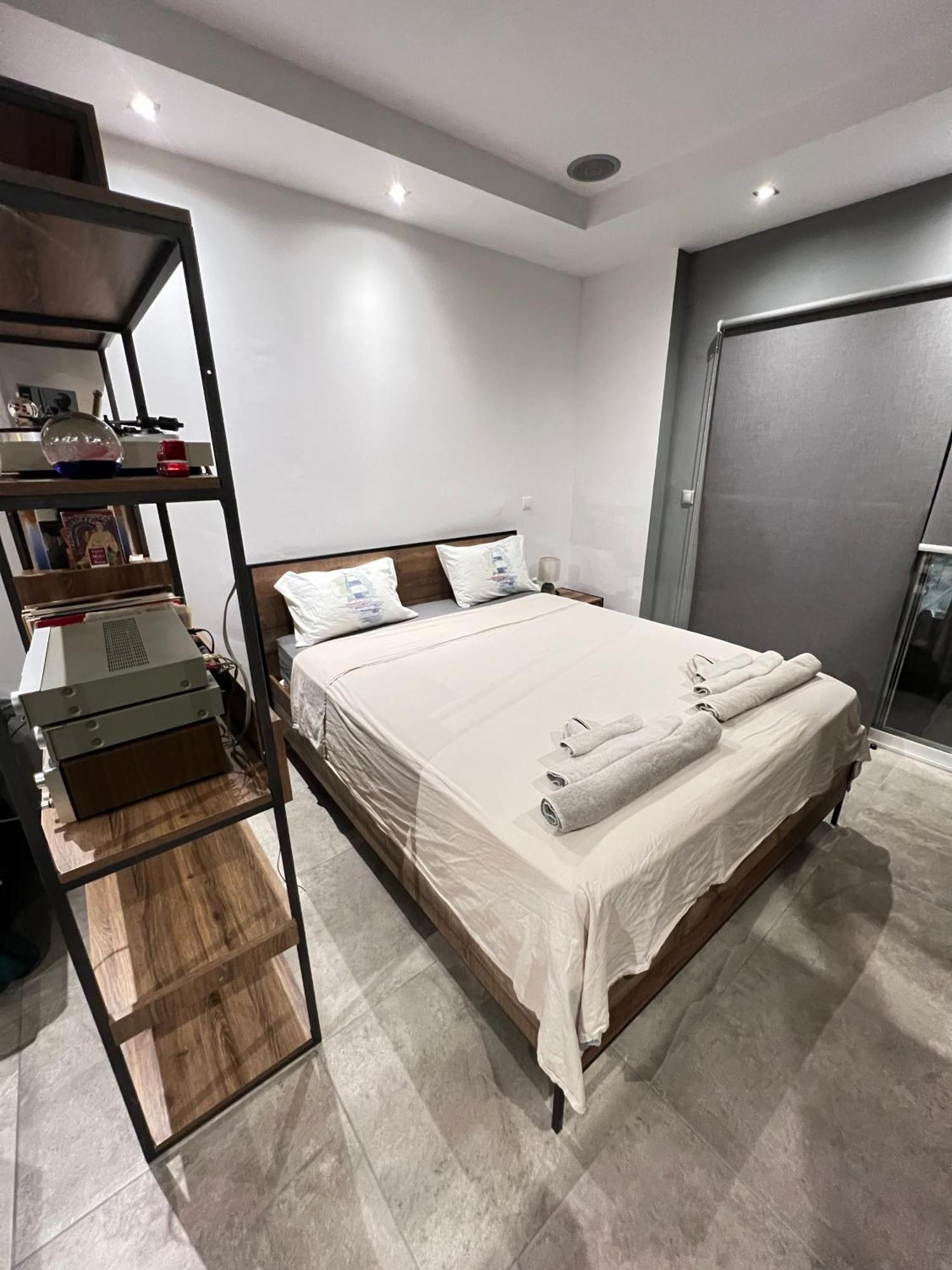 Modern Apartment In The Heart Of The City أليكسانثيربوليس المظهر الخارجي الصورة