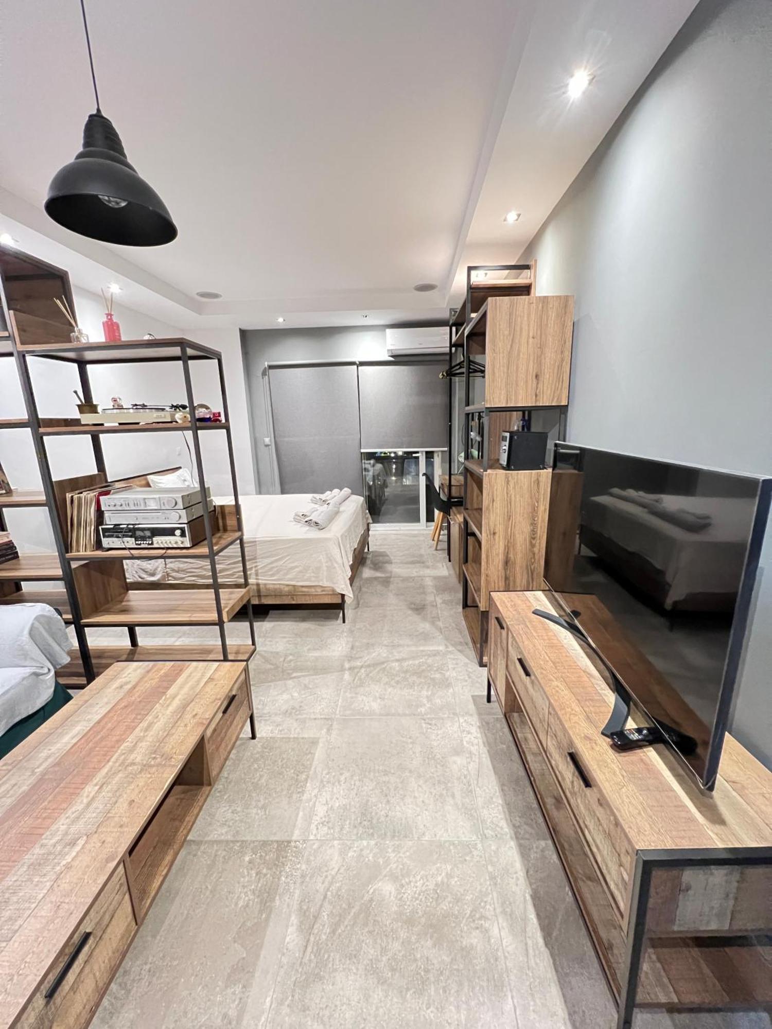 Modern Apartment In The Heart Of The City أليكسانثيربوليس المظهر الخارجي الصورة