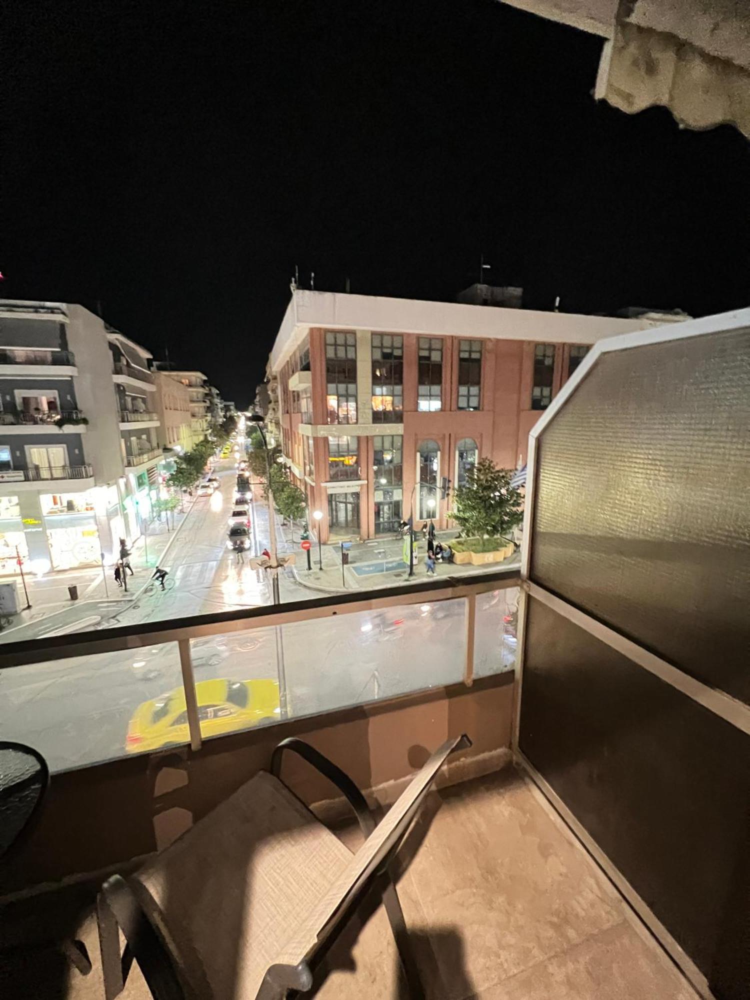 Modern Apartment In The Heart Of The City أليكسانثيربوليس المظهر الخارجي الصورة