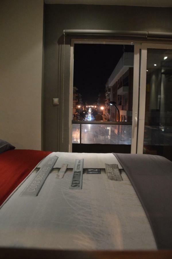 Modern Apartment In The Heart Of The City أليكسانثيربوليس المظهر الخارجي الصورة