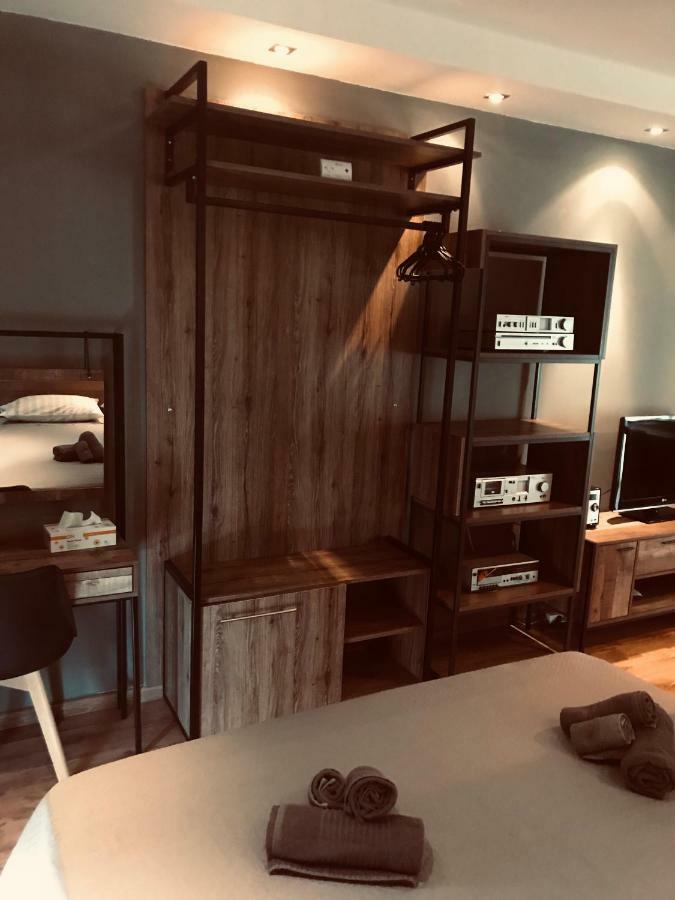 Modern Apartment In The Heart Of The City أليكسانثيربوليس المظهر الخارجي الصورة